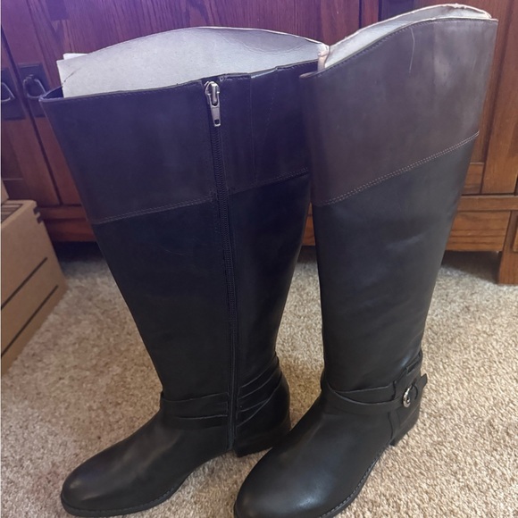 NEW Audrey Brooke Two Tone Leather Riding Boots, Size 7-1/2 Wide Calf - Picture 2 of 11